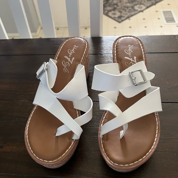 Woman’s vintage dress shoes - Picture 3 of 9